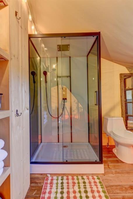 12 Fires Luxury Glamping With Heating #5 Hotell Johnson City Exteriör bild